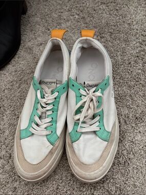 ONCEPT Women's White and Mint Green Casual Sneakers